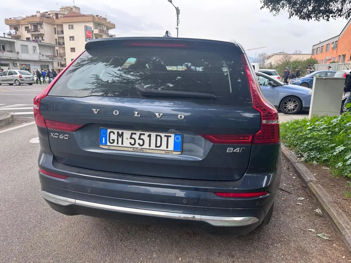 Volvo XC60 usata a Salerno (4)