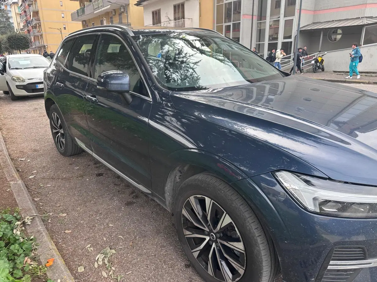 Volvo XC60 usata a Salerno (6)
