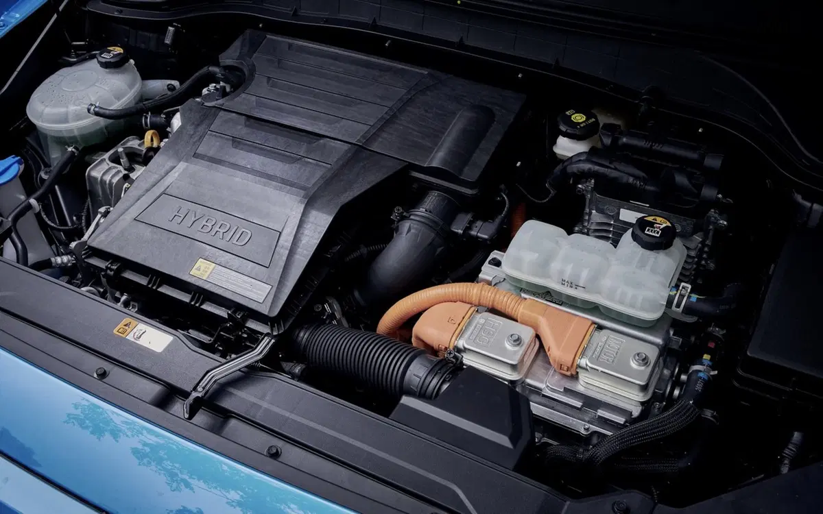 Batterie mild hybrid, piccole ma carissime: il ricambio originale pu&ograve; superare i 2.000 euro