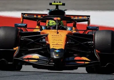 F1, Tegola per Norris a Spa: penalità in griglia per il campione del mondo. Ecco perché McLaren ha dovuto cedere