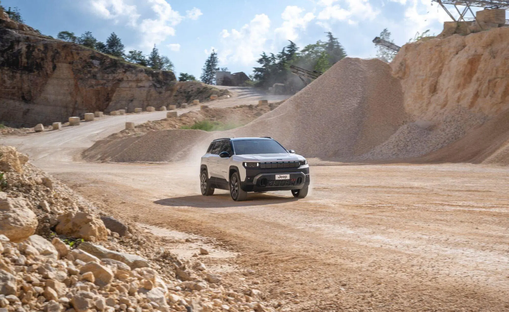 Jeep Compass e-Hybrid, 7.000 euro di sconto e interessi zero: l'offerta valida fino a fine luglio