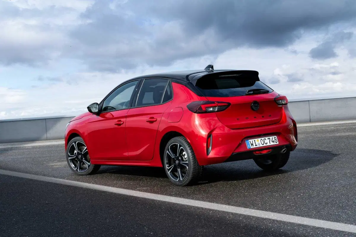 Opel Corsa a 99 euro al mese con la super rottamazione: bonus fino a 7.600 euro, ecco come funziona (4)