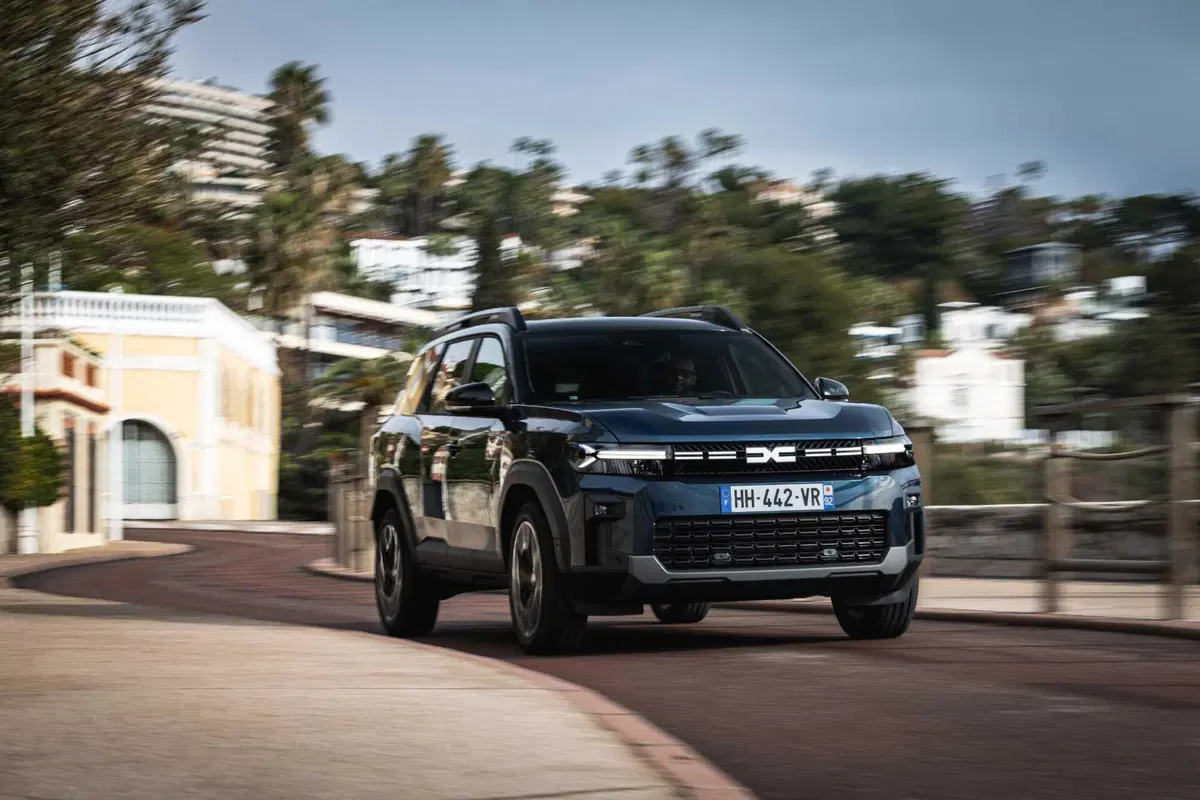 Dacia Bigster GPL 4x4, Pro e Contro | 1.500 km di autonomia e consumi da utilitaria, ecco quanto costa davvero