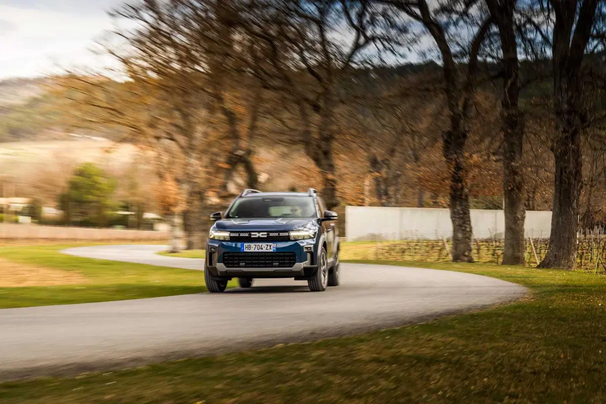 Dacia Bigster GPL 4x4, Pro e Contro | 1.500 km di autonomia e consumi da utilitaria, ecco quanto costa davvero (3)