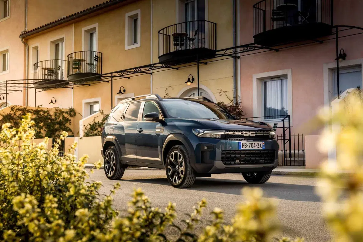 Dacia Bigster GPL 4x4, Pro e Contro | 1.500 km di autonomia e consumi da utilitaria, ecco quanto costa davvero (2)