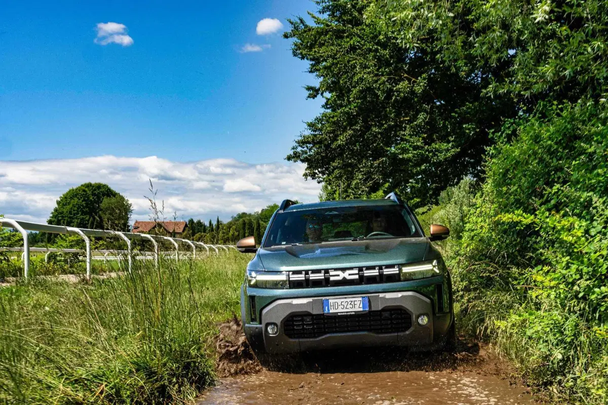 Dacia Bigster GPL 4x4, Pro e Contro | 1.500 km di autonomia e consumi da utilitaria, ecco quanto costa davvero (5)