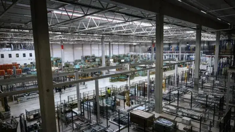 Crisi auto, Magna chiude una storica fabbrica: oltre 200 posti di lavoro a rischio