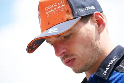 F1, &ldquo;Non voglio dire s&igrave; o no&rdquo;: Verstappen rompe il silenzio sul futuro e fa tremare la Red Bull a Spa