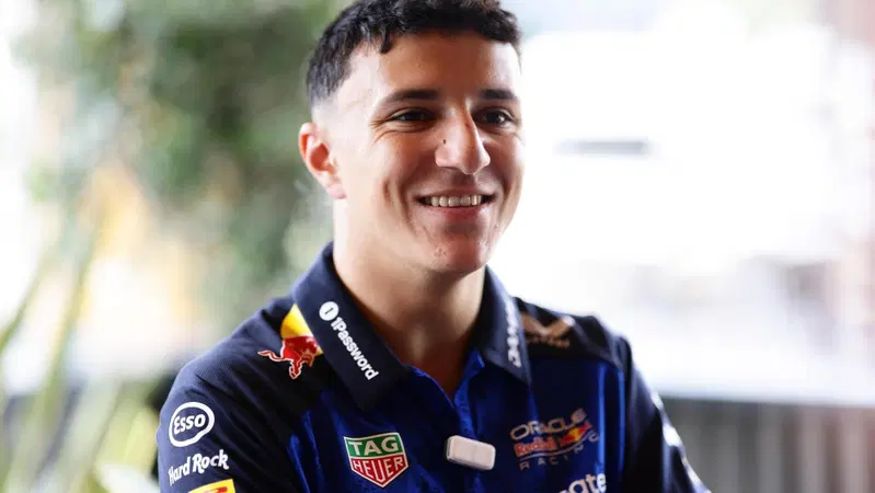 F1. "Sono stato fortunato, ma il suo problema &egrave; anche il mio": Hadjar svela il retroscena sull'ala posteriore che ha messo nei guai Verstappen 