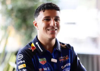 F1. Sono stato fortunato, ma il suo problema è anche il mio: Hadjar svela il retroscena sull'ala posteriore che ha messo nei guai Verstappen 
