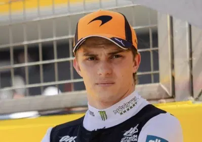 F1, Piastri gela le voci di mercato: Verstappen? Sono felicissimo dove mi trovo