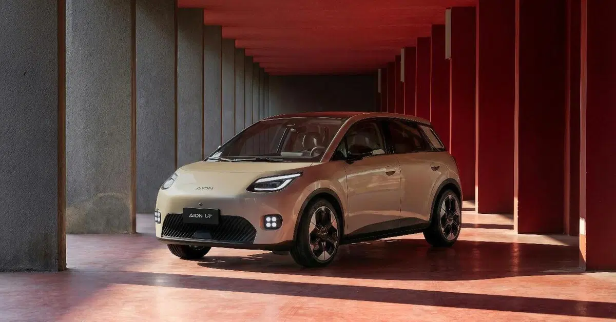 GAC AION UT: la cinese disegnata a Milano che sfida Renault 5 e ID.3 quanto costa in Italia