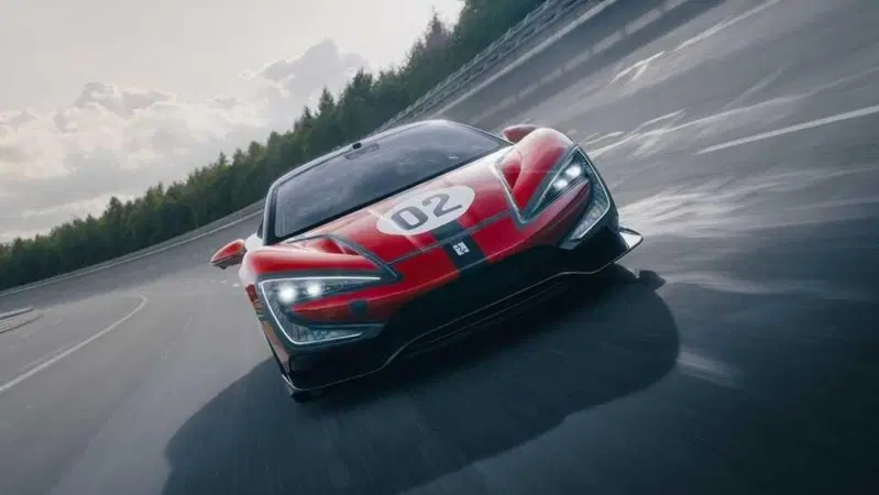 BYD, 496 km/h non bastano ancora: la Yangwang U9 torna in pista per superare quota 500