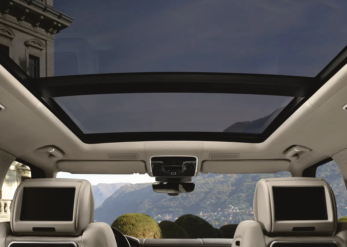 Range Rover 2017, la Regina si aggiorna nel segno della tecnologia più sfrenata (15)