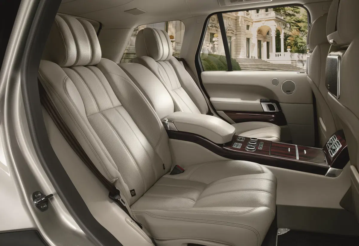 Range Rover 2017, la Regina si aggiorna nel segno della tecnologia più sfrenata (16)
