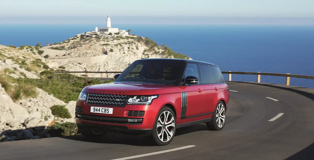 Range Rover 2017, la Regina si aggiorna nel segno della tecnologia più sfrenata (2)