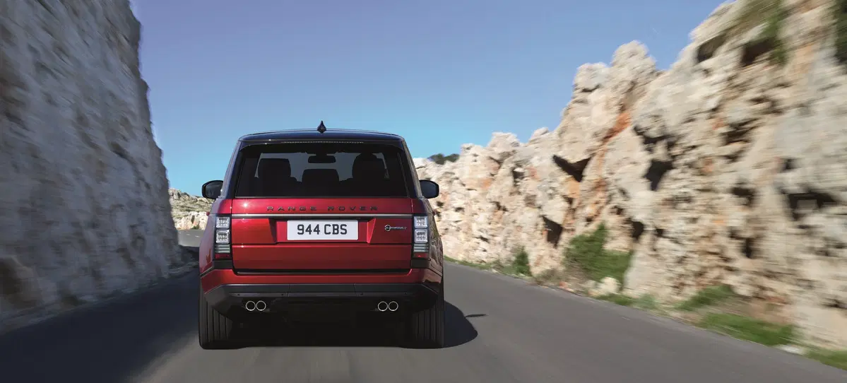 Range Rover 2017, la Regina si aggiorna nel segno della tecnologia più sfrenata (5)