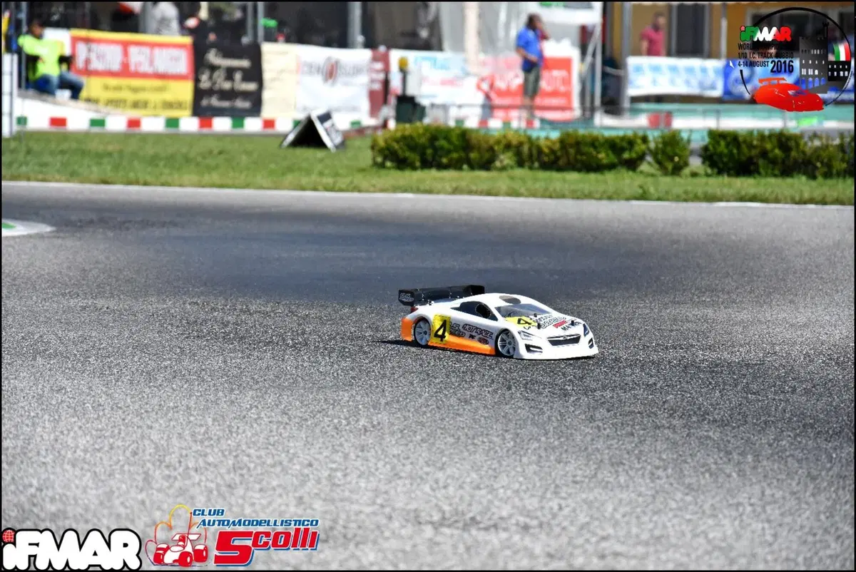 Mondiale 1/10 IC Gubbio, Giovedì: Balestri in pole