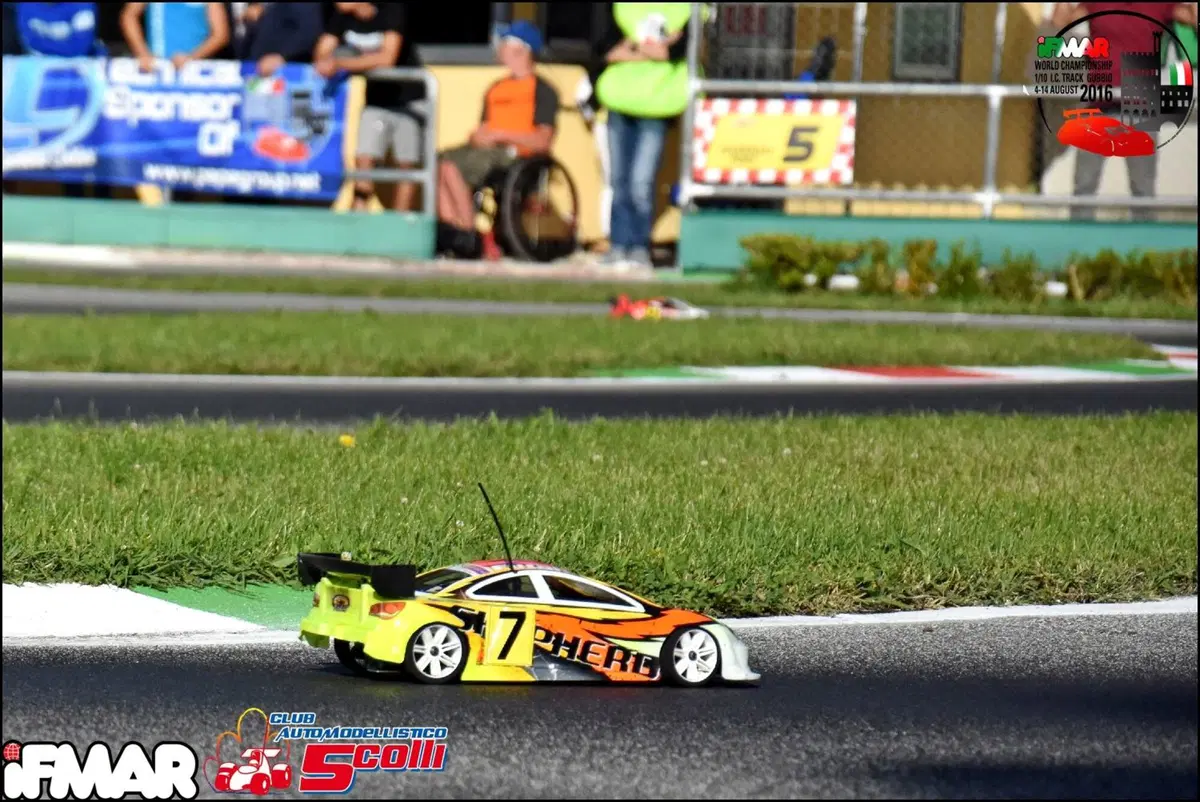 Mondiale 1/10 IC Gubbio, Giovedì: Balestri in pole (2)