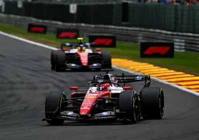 Formula 1. Nel giorno di Antonelli a Spa, la Ferrari mette a segno una mezza vittoria