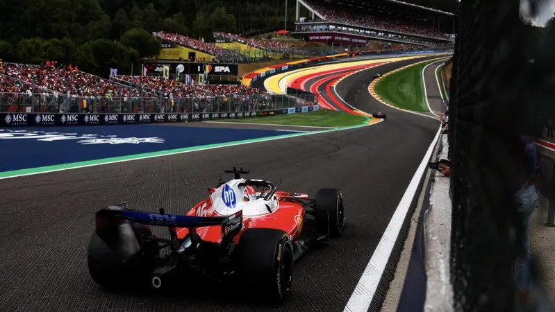 F1. &ldquo;Non ci aspettavamo di essere cos&igrave; forti&rdquo;: la Ferrari stupisce a Spa e Vasseur punge i commissari sulla penalit&agrave; di Hamilton
