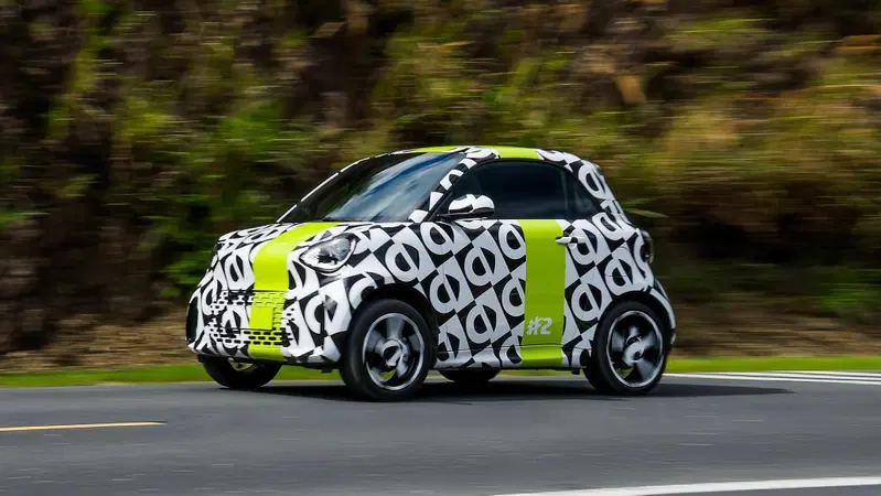 Verso il Salone di Parigi: la nuova smart #2 elettrica affronta i test globali prima del debutto
