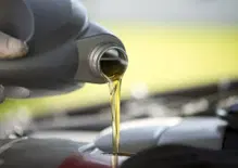 Viscosità, ecco il limite cosmico: cosa significa per l'olio motore della tua auto