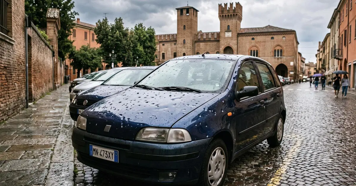 Maltempo a Mantova, auto devastate dalla grandine: danni fino a 10.000 euro