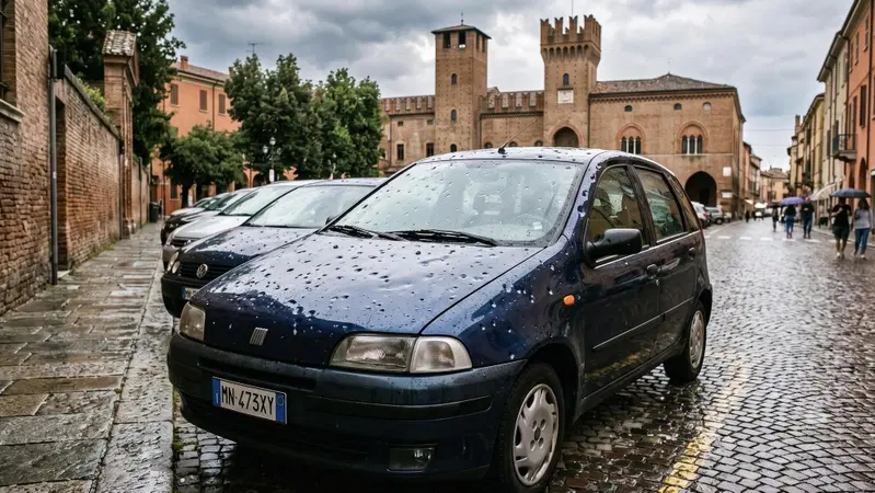 Maltempo a Mantova, auto devastate dalla grandine: danni fino a 10.000 euro