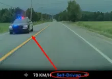 Tesla FSD, addio alla modalità che permetteva di superare il limite di velocità: la svolta dopo le accuse europee