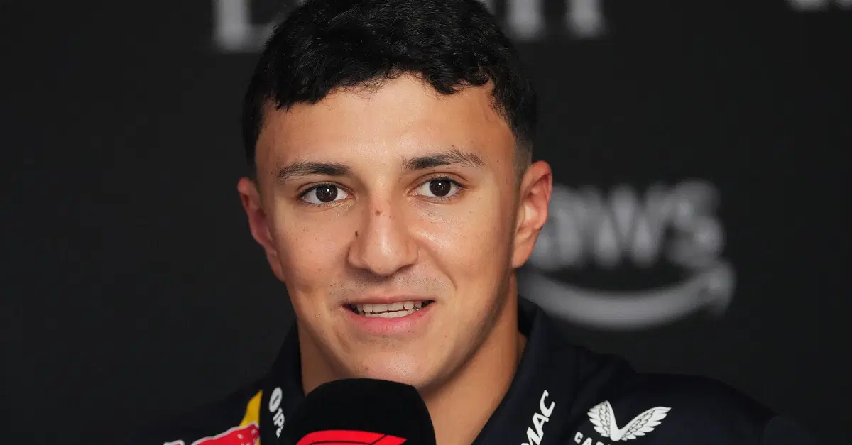 Sprezzante, fiero e velocissimo: ecco perch&eacute; Isack Hadjar non soffre il sedile pi&ugrave; difficile della F1