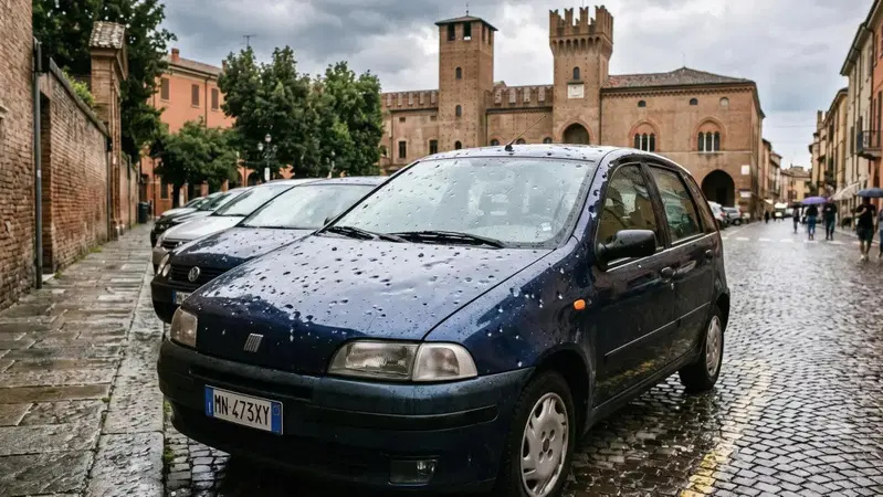 Grandine, il conto esplode: 45 auto colpite ogni mille e il picco estivo &egrave; appena iniziato
