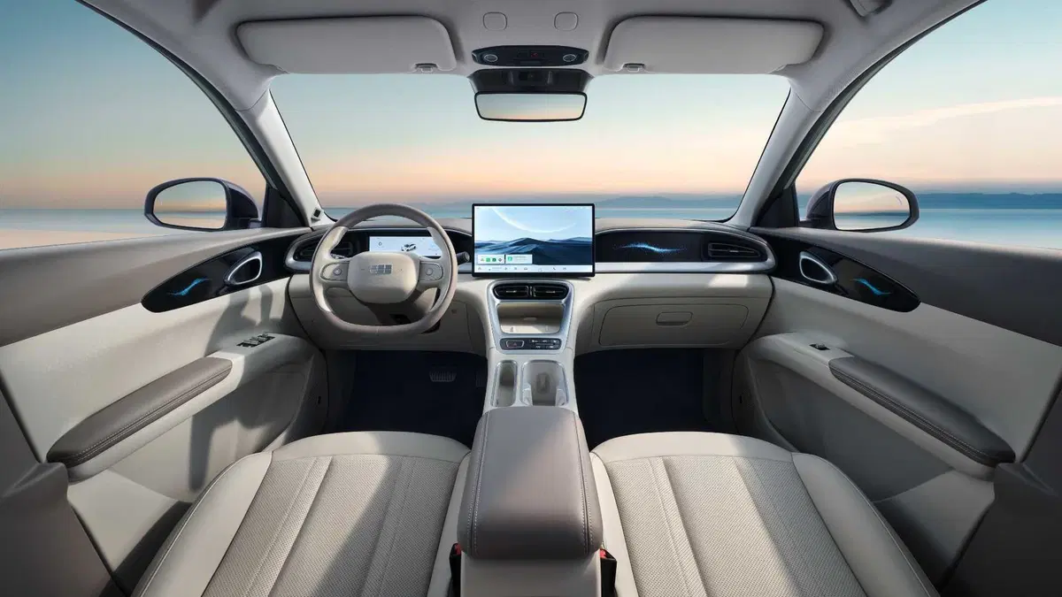 Geely E2 (9)