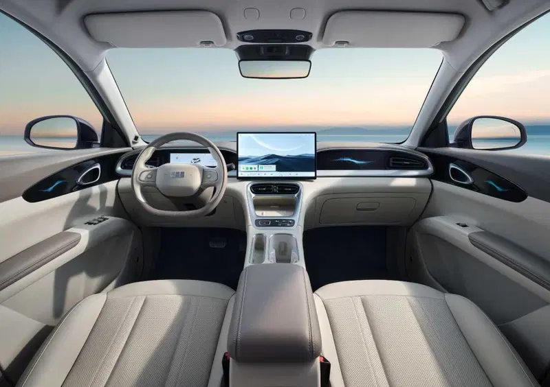 Geely E2 (9)