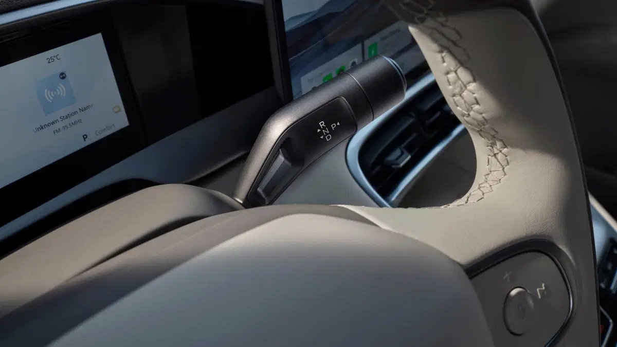 Geely E2 (13)