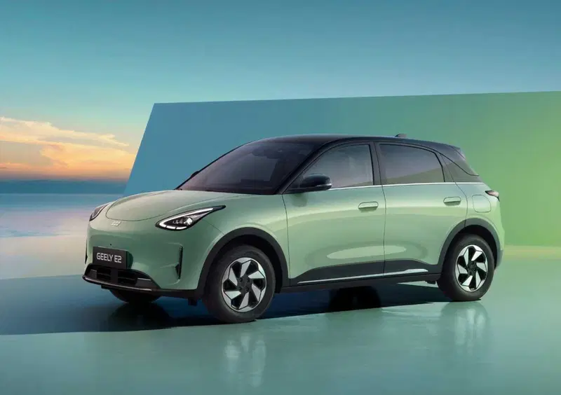 Geely E2 (2)