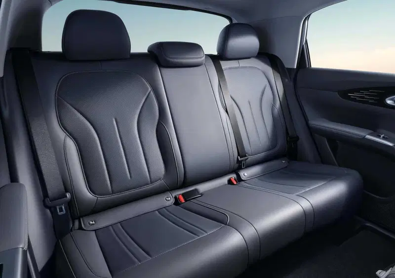 Geely E2 (8)