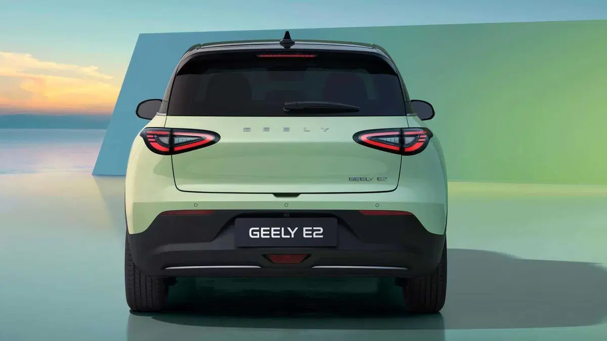 Geely E2 (5)