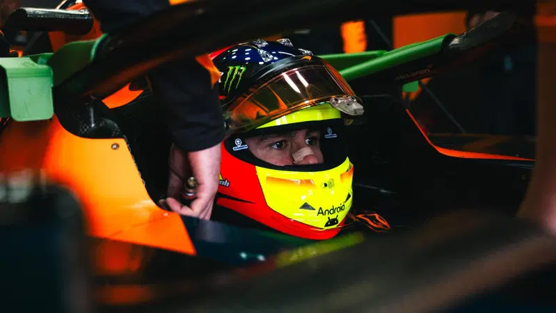 F1. Leonardo Fornaroli torna in pista con la McLaren MCL40 nelle FP1 in Ungheria