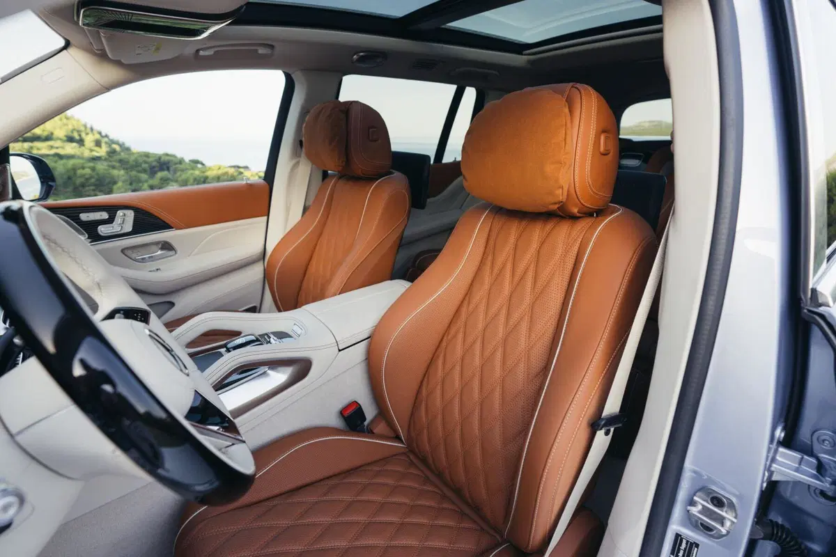 Nuova Mercedes-Maybach GLS, il lusso sale ancora di livello: arriva il V8 elettrificato (20)