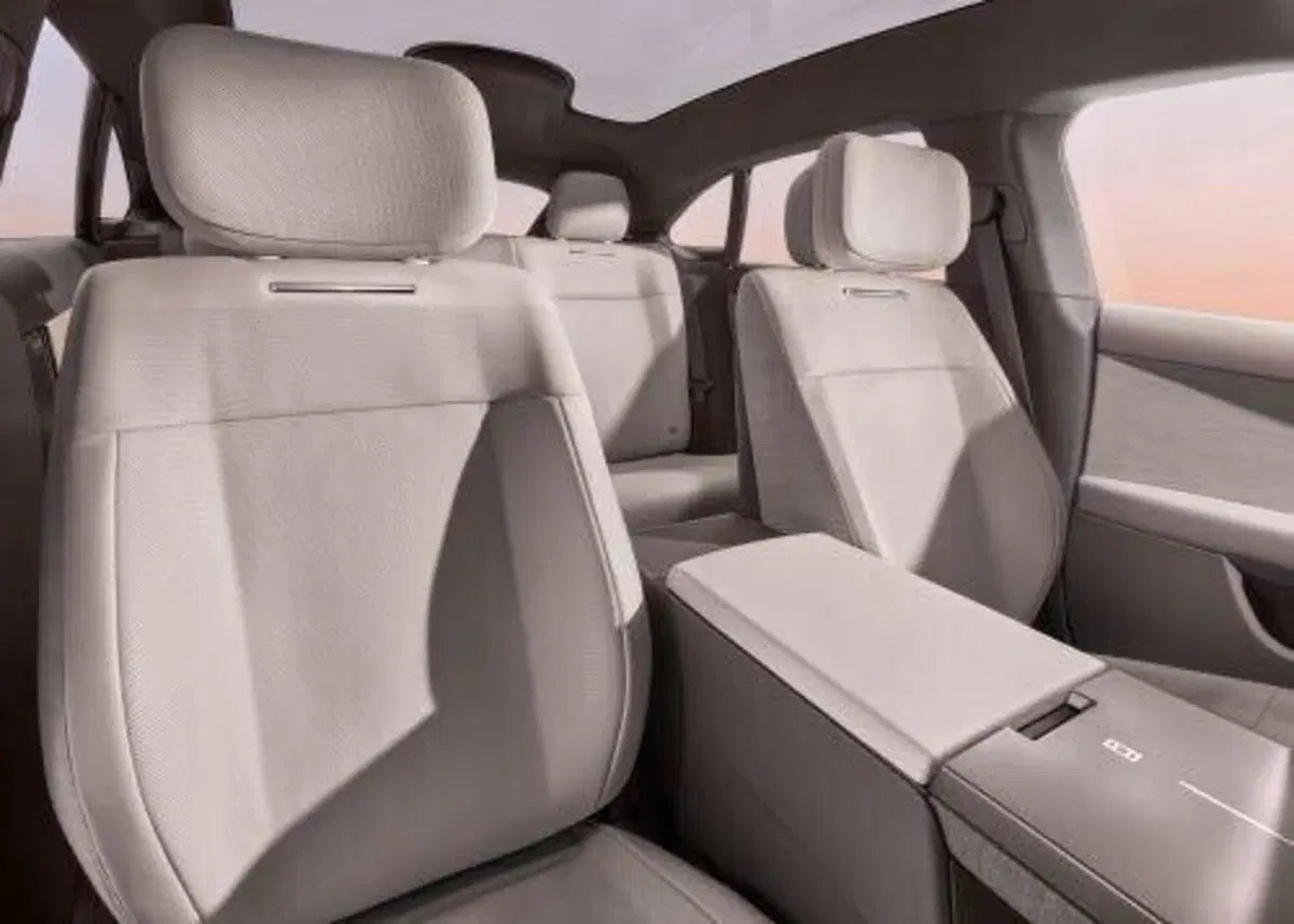 Range Rover GT: svelata la quinta anima della famiglia, debutta la nuova gran turismo elettrica del marchio (7)