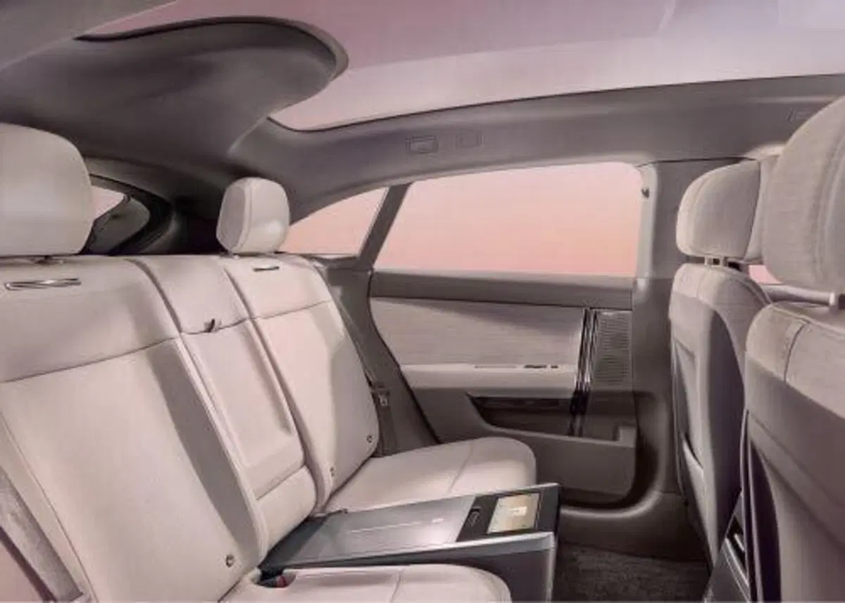 Range Rover GT: svelata la quinta anima della famiglia, debutta la nuova gran turismo elettrica del marchio (10)