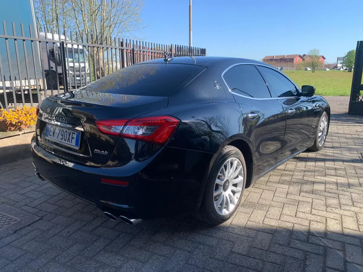 Maserati Ghibli usata a Milano (3)