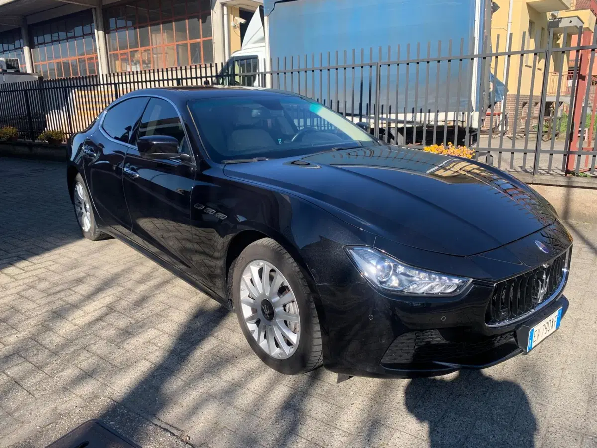 Maserati Ghibli usata a Milano (4)