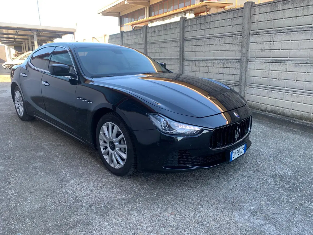 Maserati Ghibli usata a Milano (5)