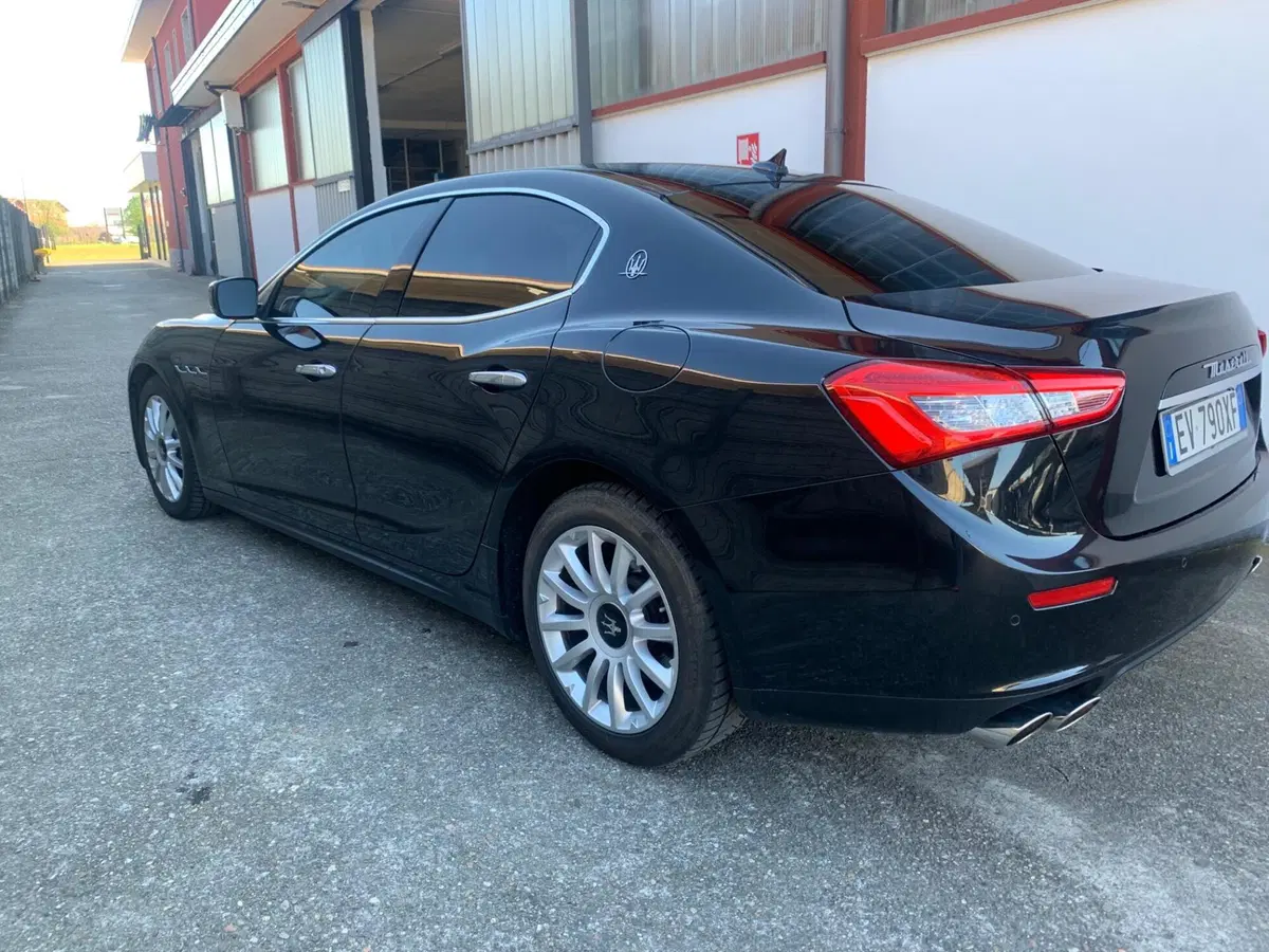 Maserati Ghibli usata a Milano (6)