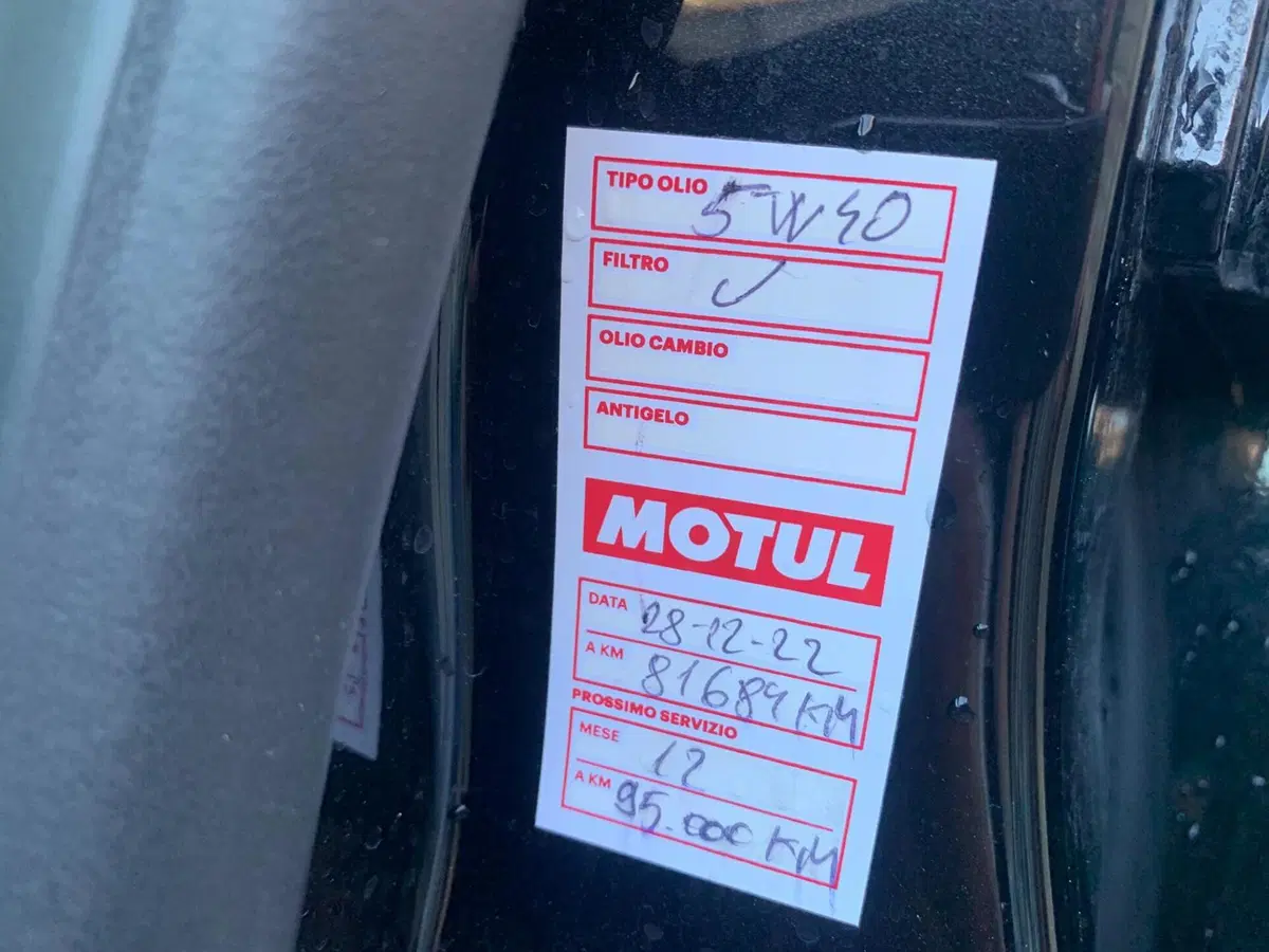 Maserati Ghibli usata a Milano (15)