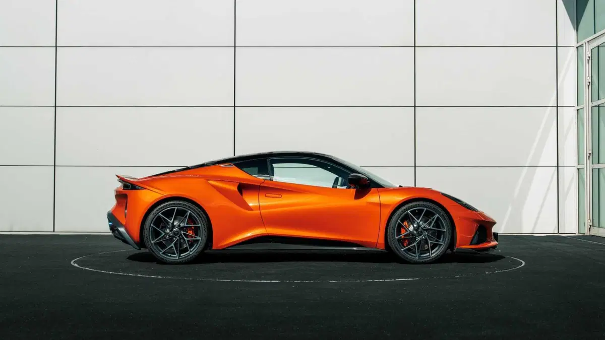 Lotus Emira 2.0 420 Sport dct (2)