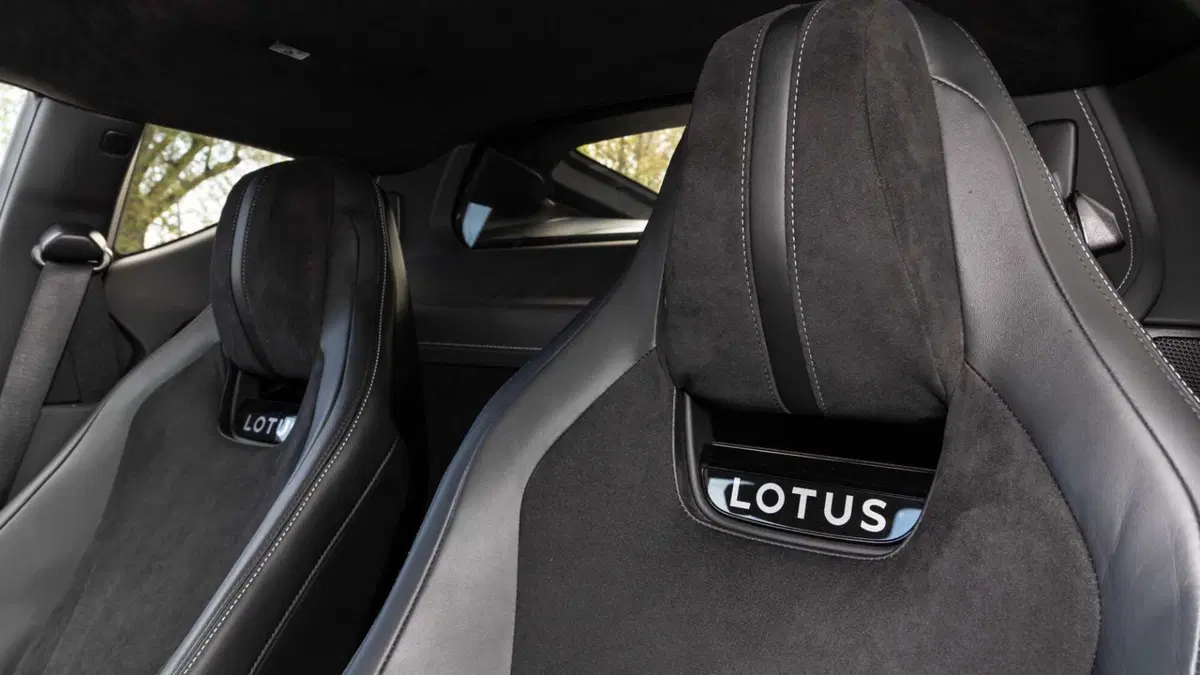 Lotus Emira 2.0 turbo SE 406cv dct (8)