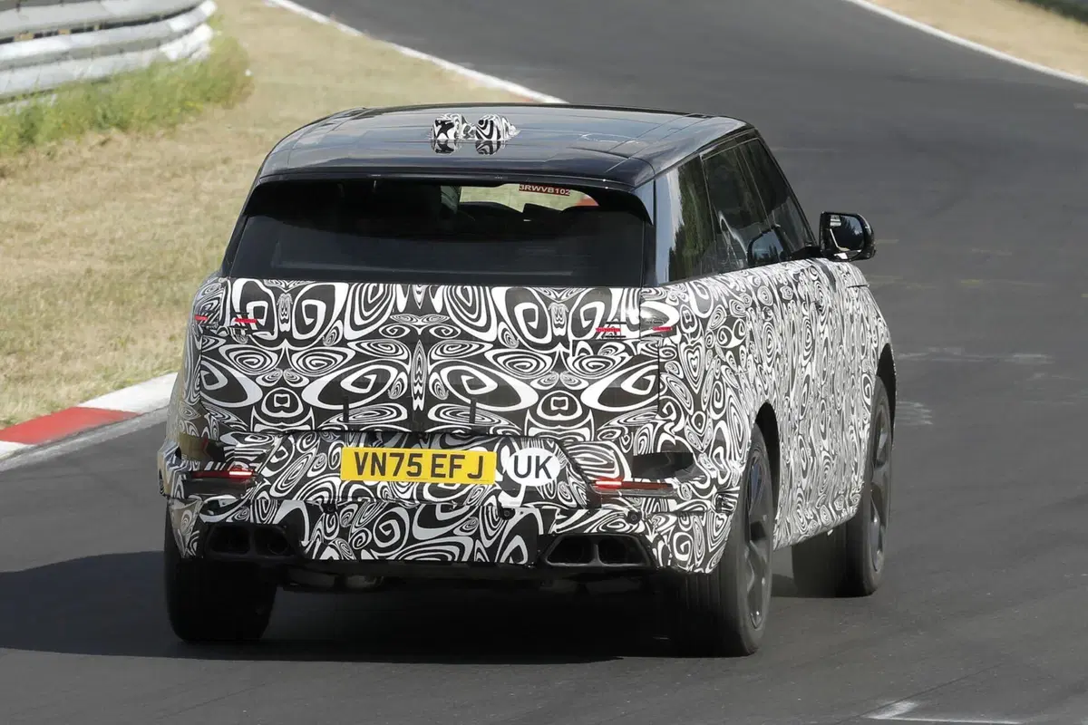 Nuova Range Rover Sport, il restyling si avvicina: ecco come cambierà (8)